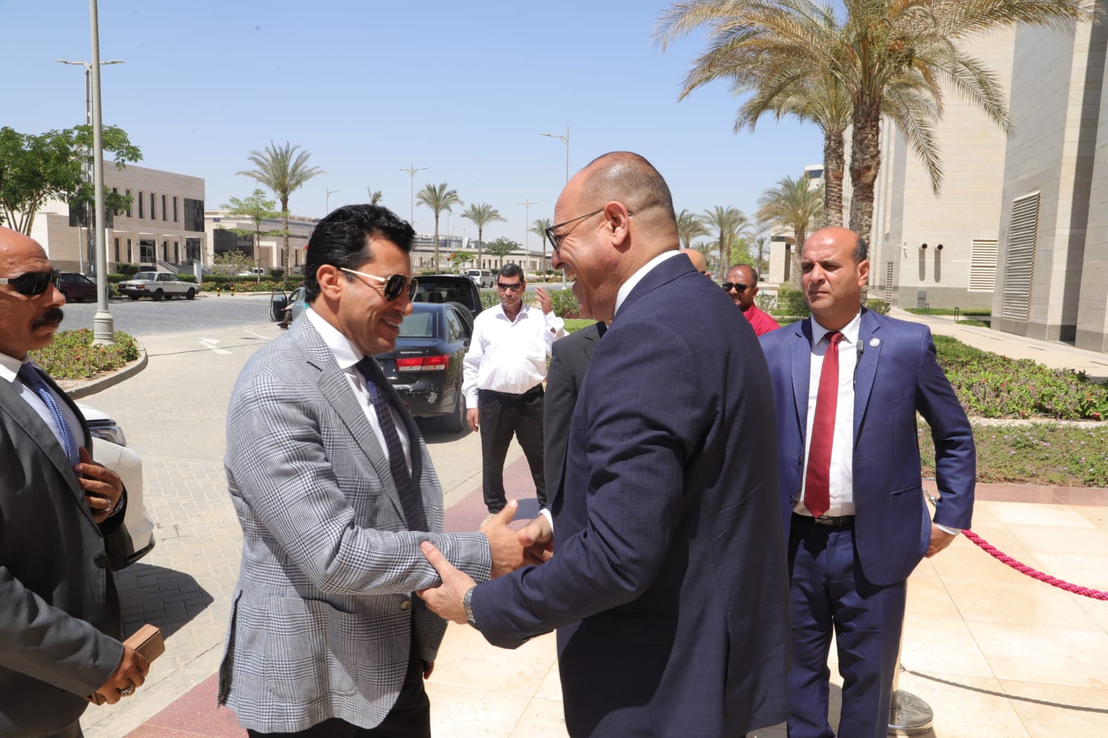وزير القوى العامله 